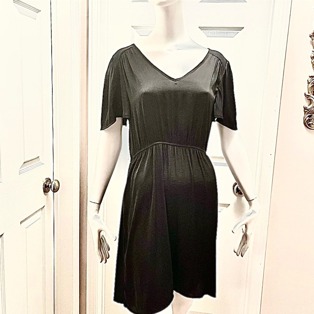 Vero Moda Black Flowy V Neck Mini Dress Short Sleeve Size M
